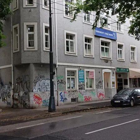 Central Apartman Gazde/Camere de închiriat