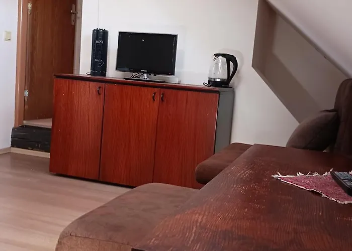 Central Apartman Gazde/Camere de închiriat